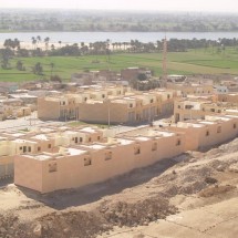 shopping center along the walls of the al-Minyā Sporting Club