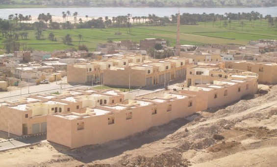 shopping center along the walls of the al-Minyā Sporting Club